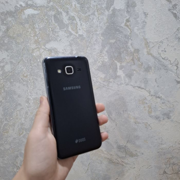 Продам Самсунг J3 2016 8 ГБ