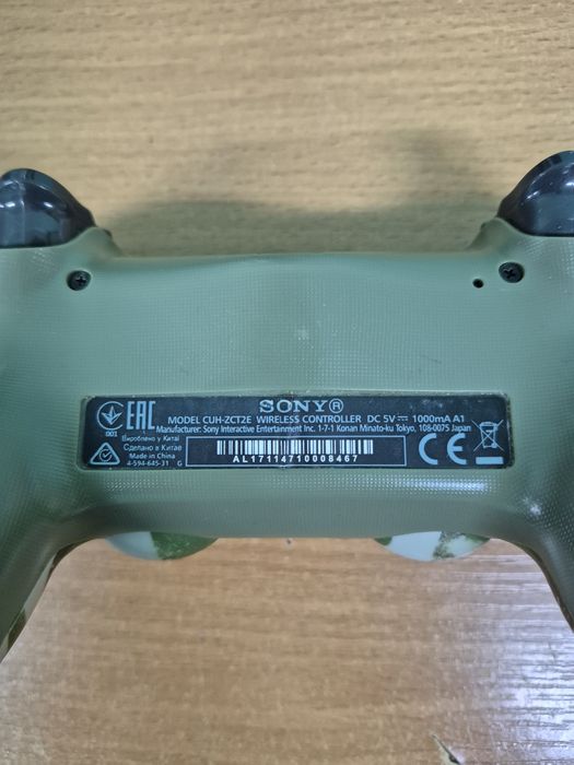 Продам 2 джойстика ps4