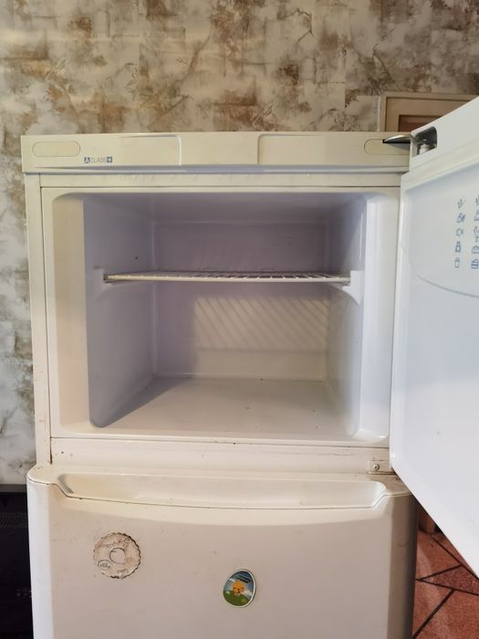 Хладилници 2 бр. РАБОТЕЩИ