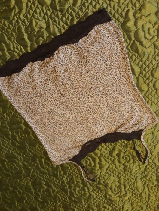 Копринен Лот-Тениски,Пола