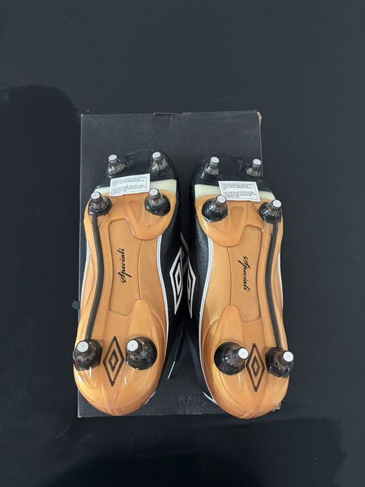 Umbro ghete de fotbal din piele