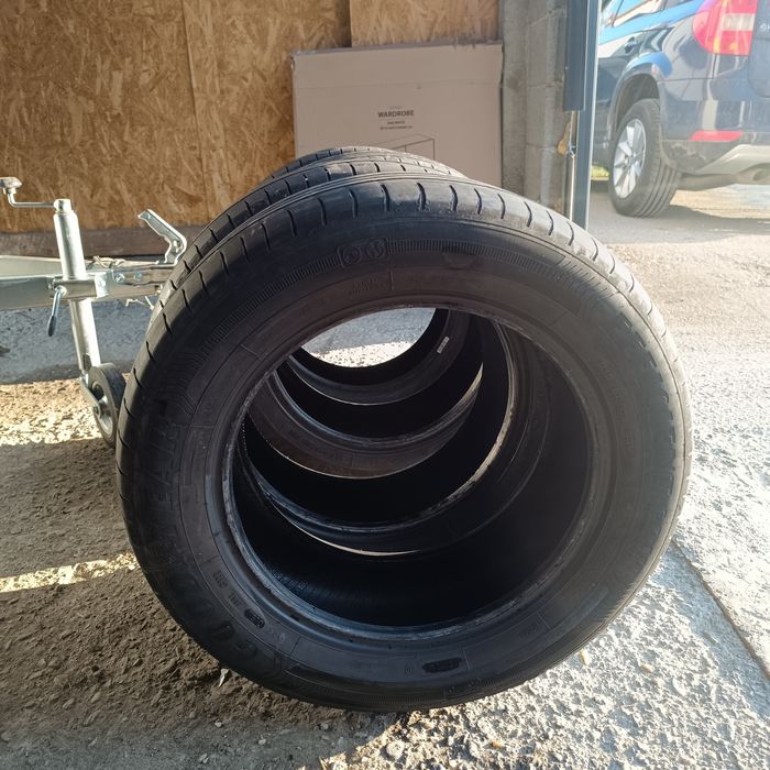 Anvelope de vară 215/60/16