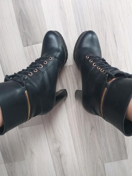 Боти с кабзи ХИТ МОДЕЛ- 33,00лв.