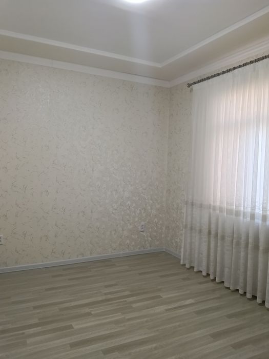Продается двух этажный дом в махалле Мажнунтол