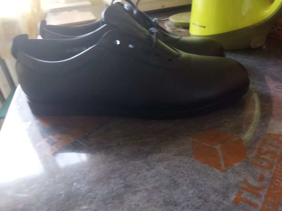 Продам туфли мужские.