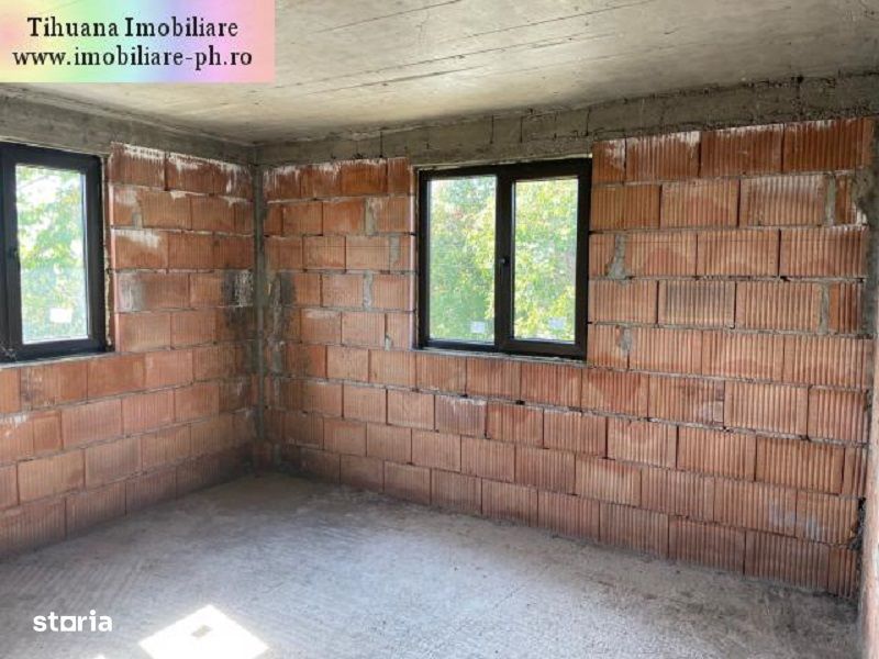 Casa la rosu de vanzare - Lipanesti