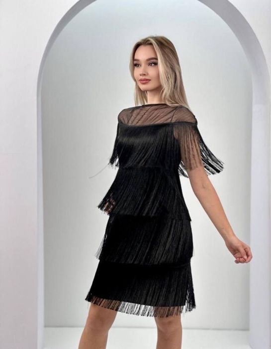 Продаю черный платье б/у