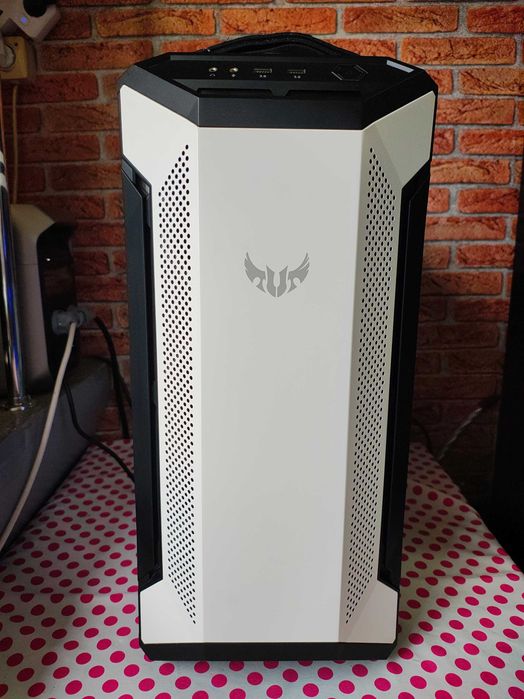 Carcasa PC ASUS TUF Gaming GT501 White Edition.