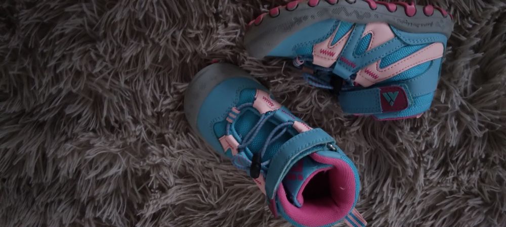 Ghetuțe fetițe mărimea 25