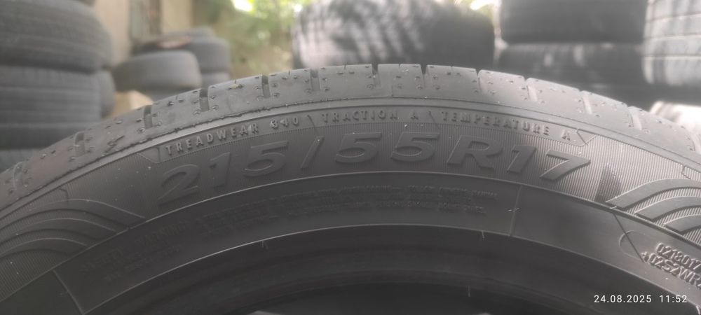 215/55R17 94V  Goodyear