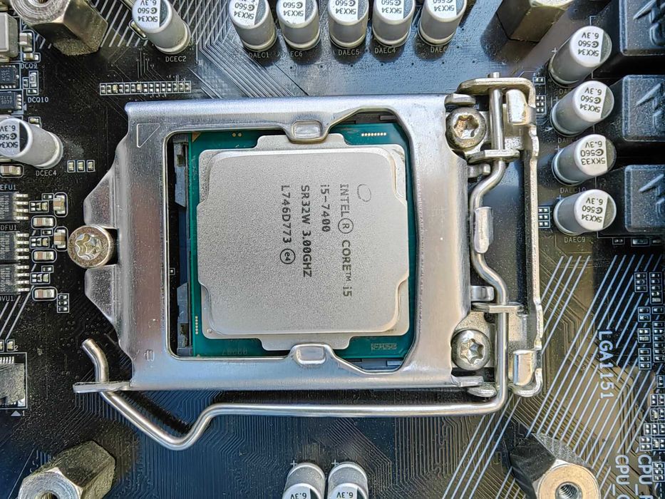 KIT Placa de baza Gigabyte GA-Z270-Gaming K3 + i5-7400 + 16 GB RAM DDR4 + Cooler
