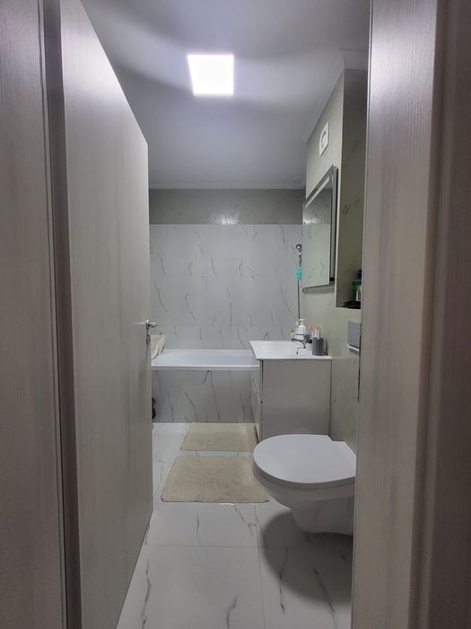 Inchiriez apartament
