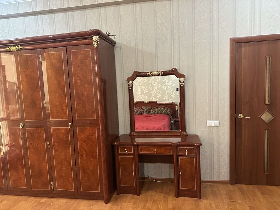 Спальный гарнитур