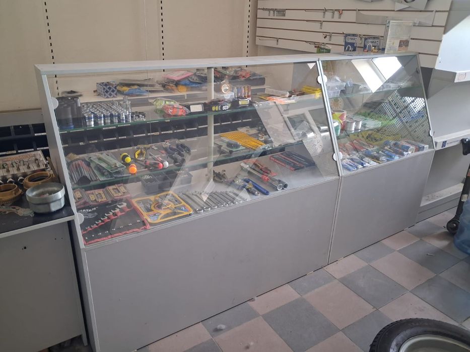 Продам ветрины разные