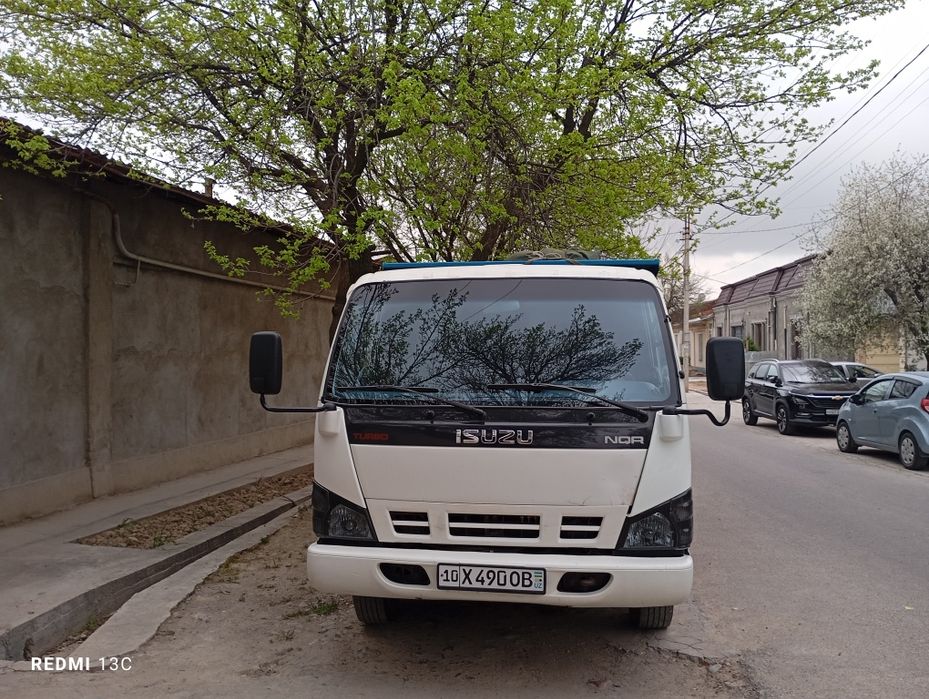 Исузу самасвал сотилади