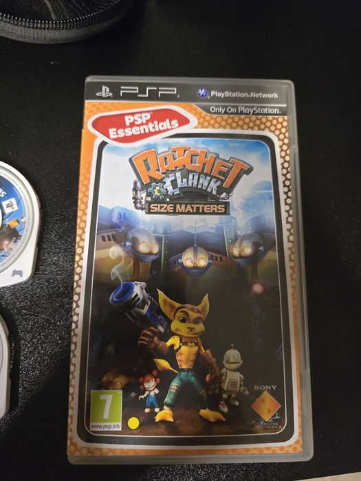 Consola handheld Psp 3000 modat 64gb si 7 cd uri de jocuri