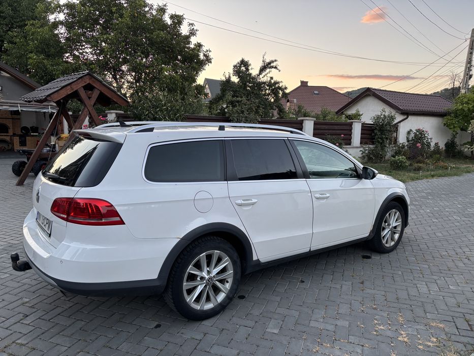 VOLKSWAGEN Passat Alltrack 2013 — imagine 4