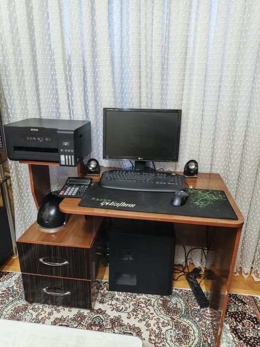 Компьютерный столик