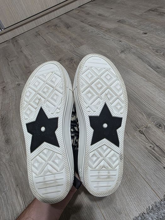 Tenesi, Sneakersi Christian Dior nr 38, dar se potrivesc pt max 37,5 c