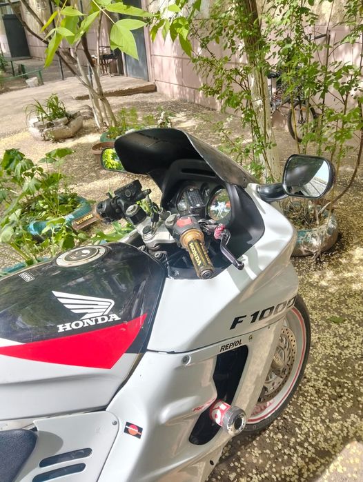 Продам мотоцикл Honda CBR 1000F