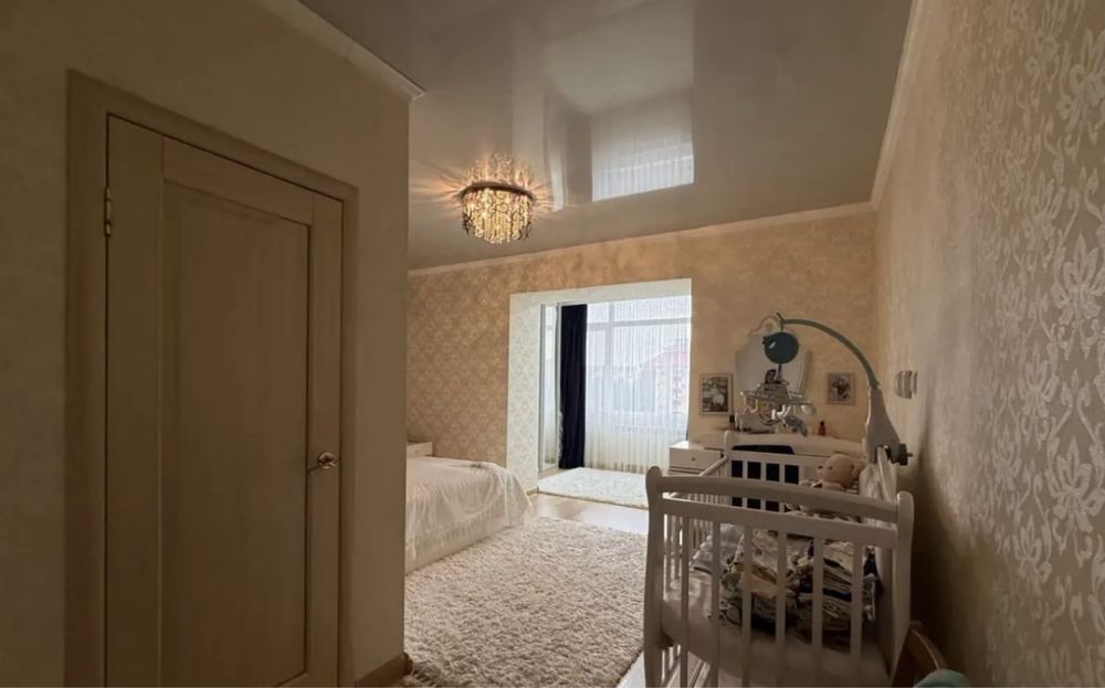 Продам 4х комн квартиру в центре Батыса