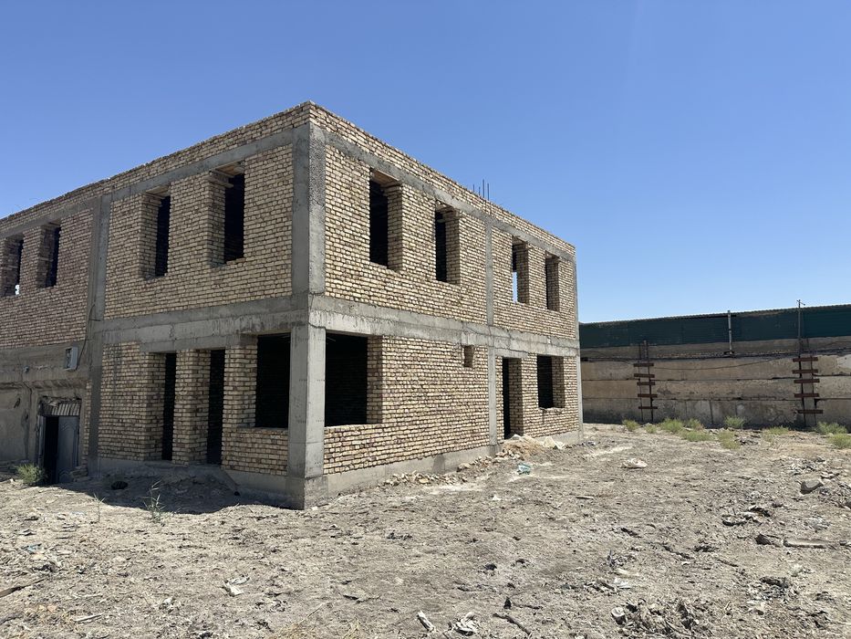 Ишлаб чикариш, химат курсатиш, склад учун мулжалланган жой сотилади!