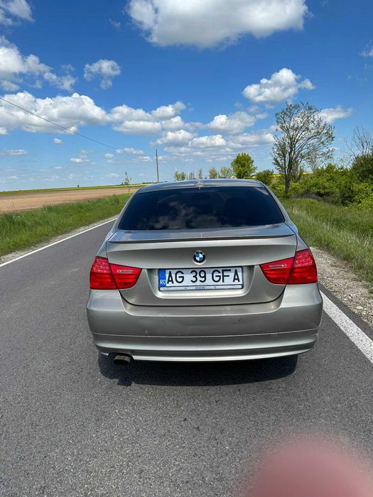 Vând BMW e90 facelift