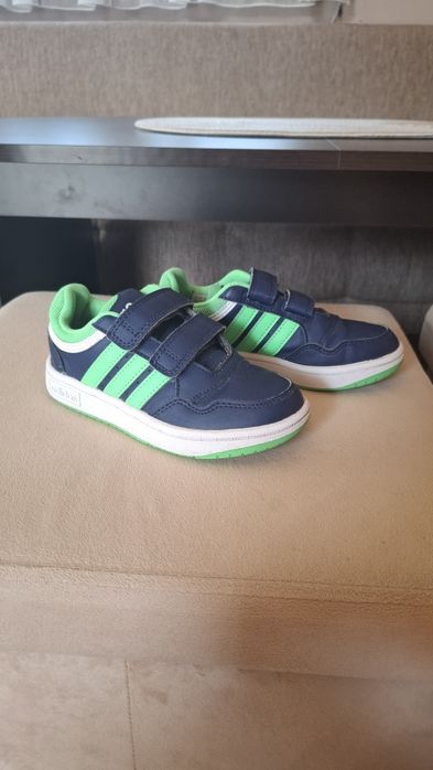 Продавам маратонки на Адидас/ Adidas за момче - 25 и 28 номер