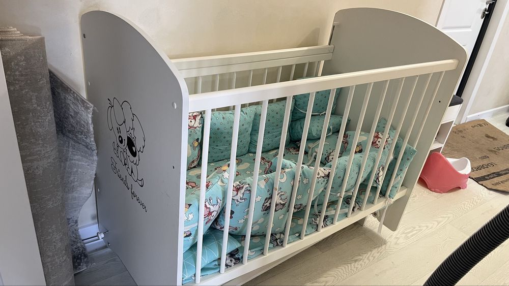 Детская кроватка