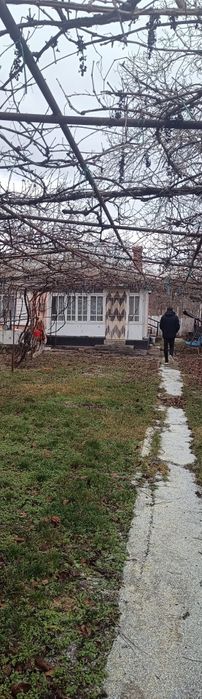 Casă bătrânească și teren in Tomești