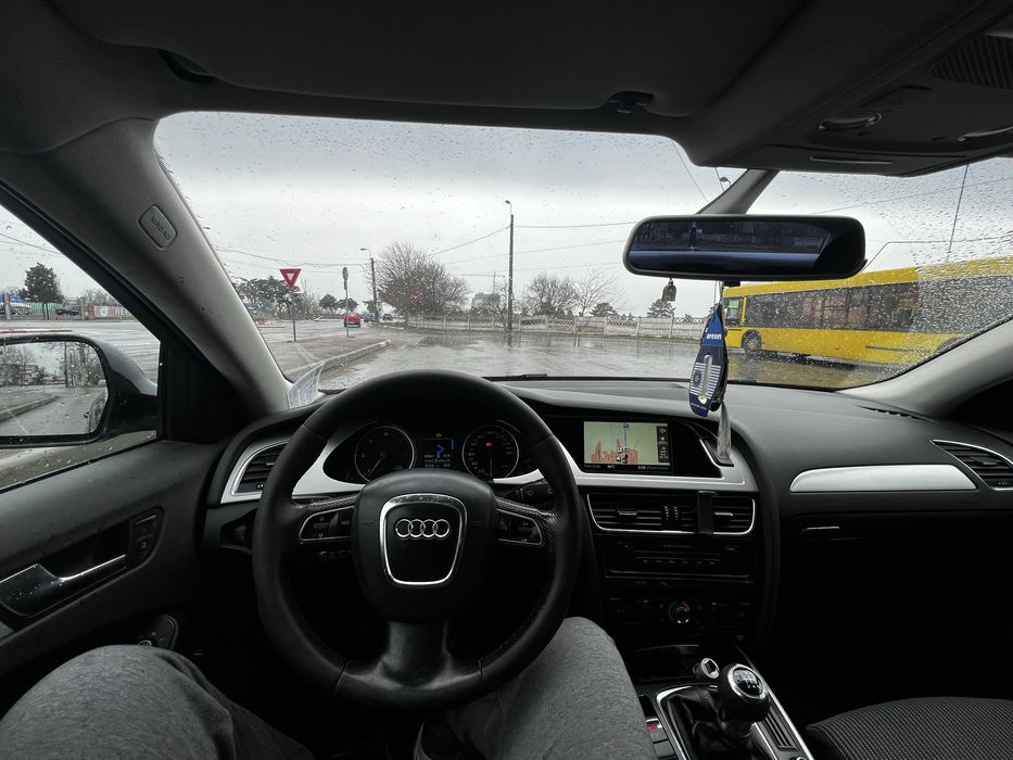 Vand AUDI A4 B8 2.0TDI