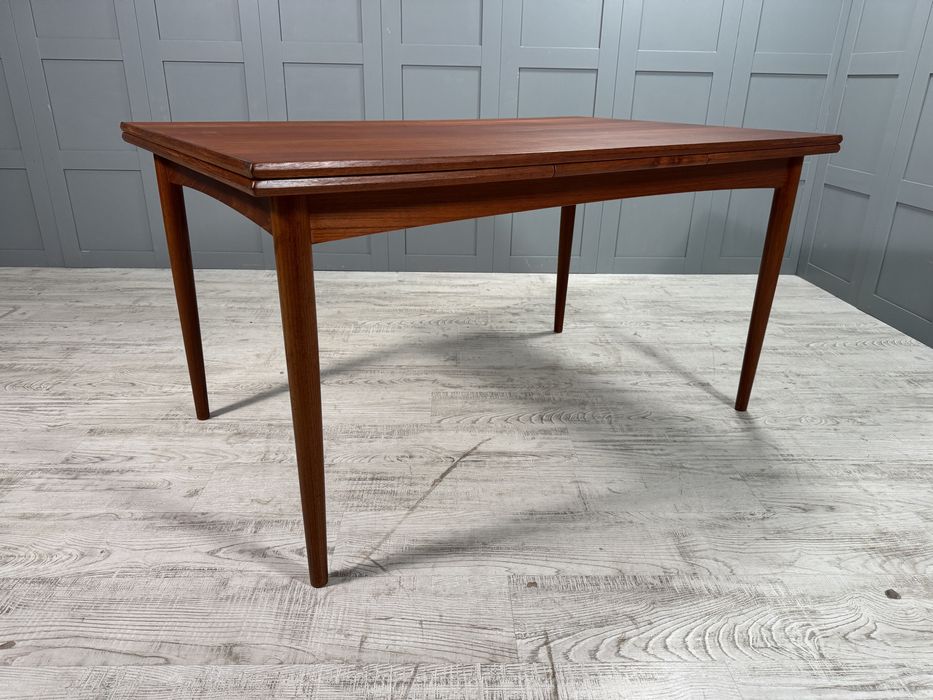 Разтегателна трапезна маса от 60-те Д1145