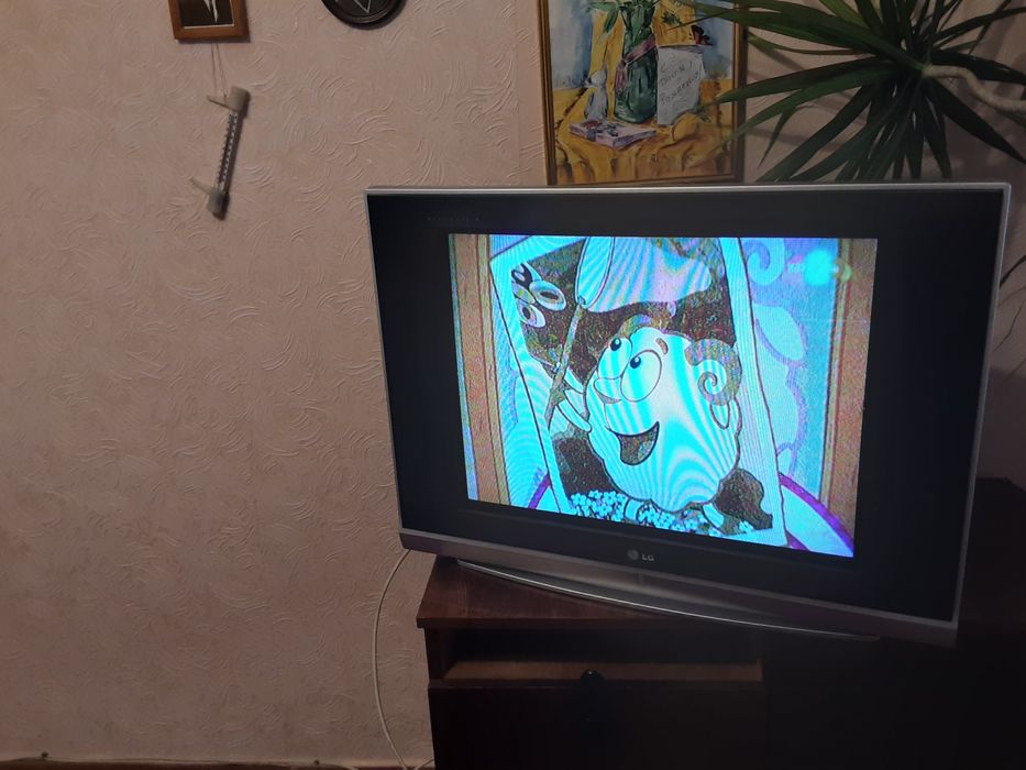 Продаю Телевизор LG