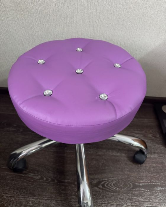 Продам кушетку, лампу, стул