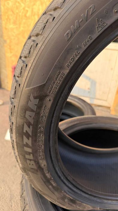 Автошины Bridgestone Blizzak R20