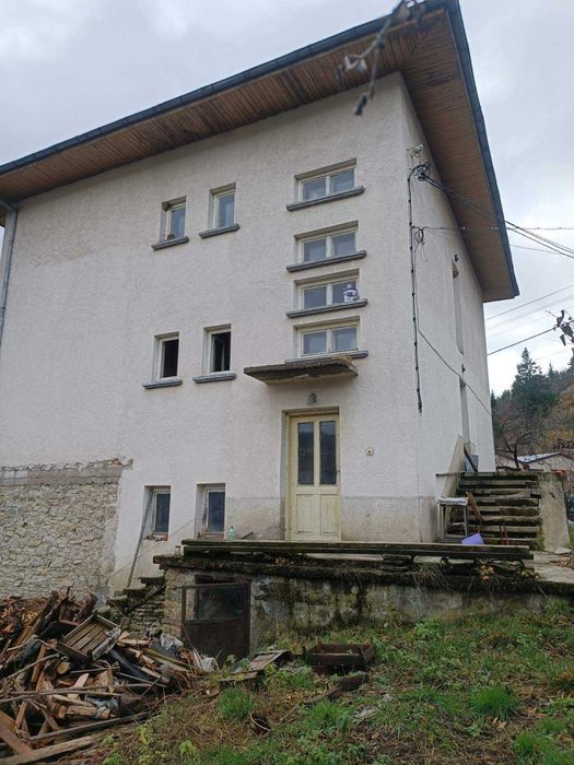 Продава се Къща в с. Момчиловци, Област Смолян - 300 кв.м за 264 €/кв.м - Снимка #12