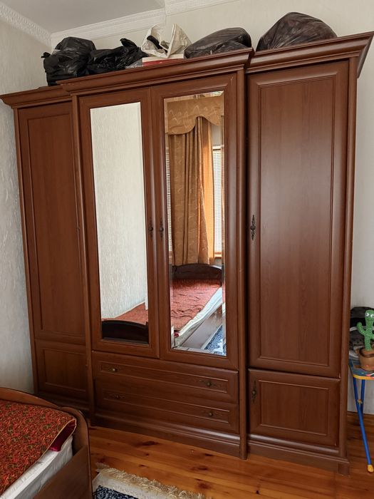 Продам шкаф , и кровть с матрасом