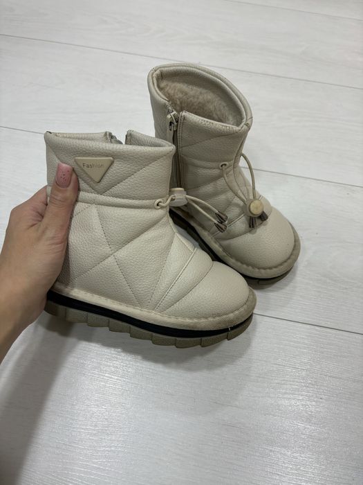 Продам детские зимние сапоги