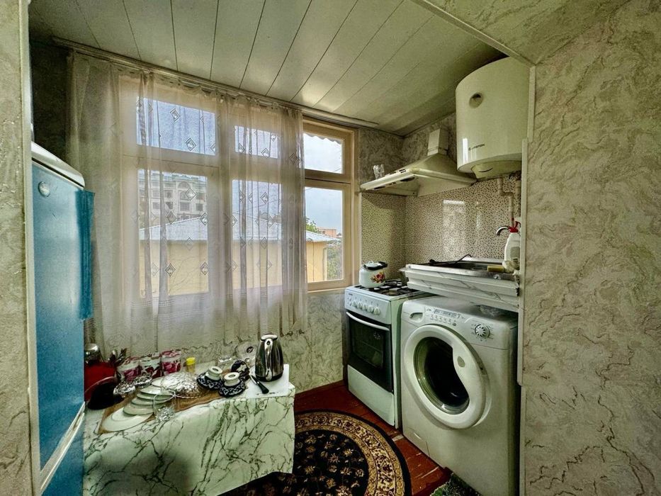 Ижарага берилади 2 хонали 4 этаж 250$ . Адрес Азиз бозор.