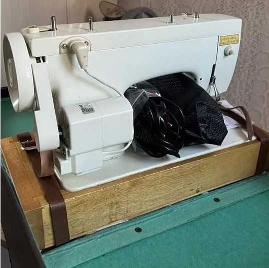 Швейная машинка «Чайка – 132м» в отличном состоянии