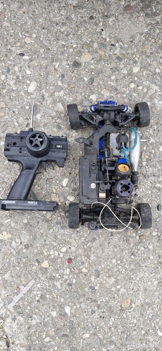 Masinuta  Kyosho pe benzina pentru curse