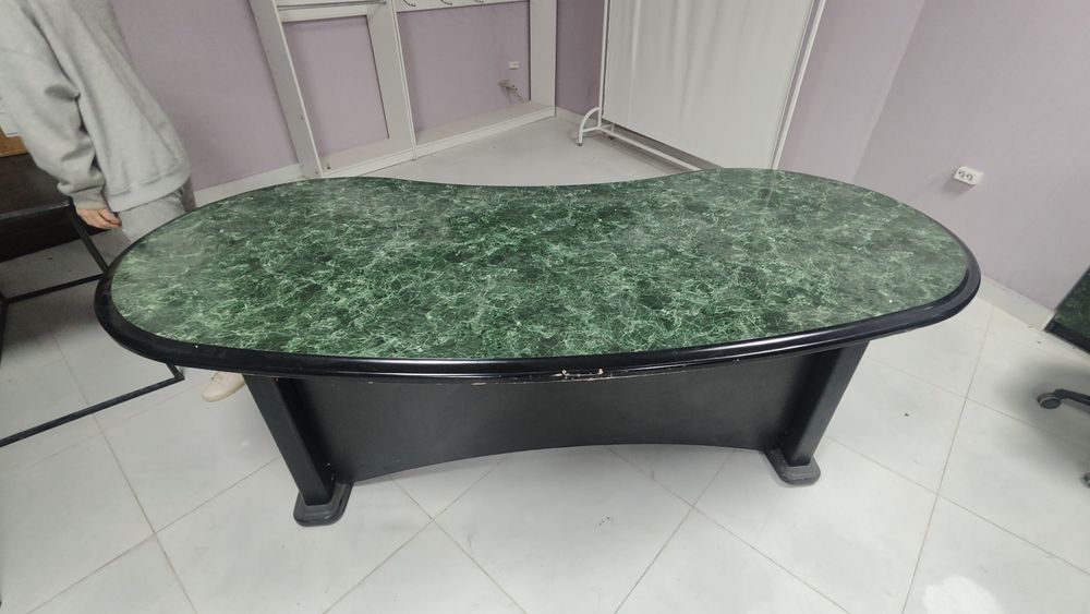 2 шкаф + 1 стол
Жалпы бағасы: 100 000 тг