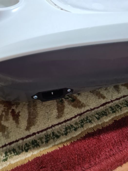 Inkubator yangi sotiladi