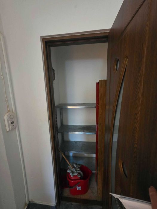 Vand apartament cu 2 camere