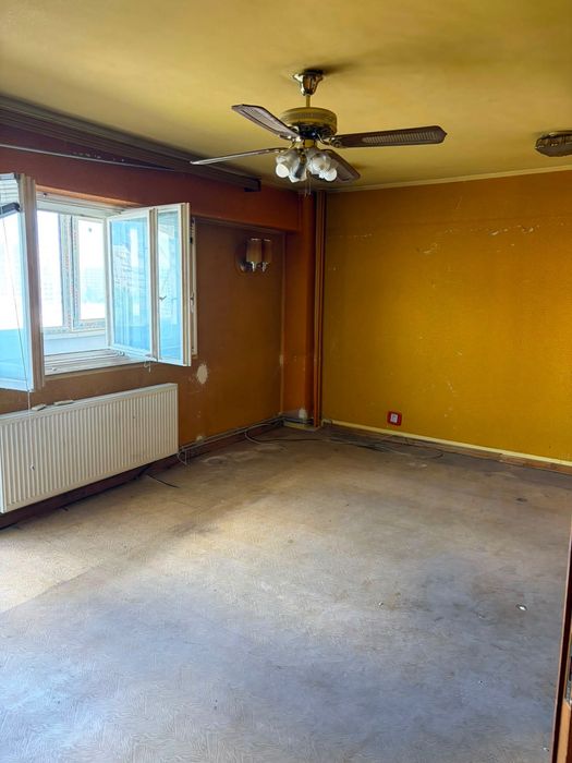 Apartament de vânzare cu 4 camere Lujerului
