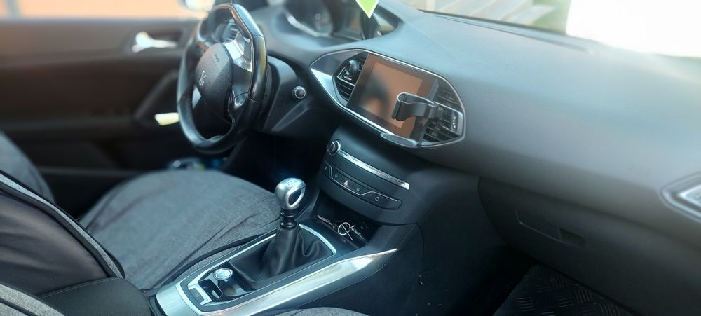 Vând  peugeot 308 SW