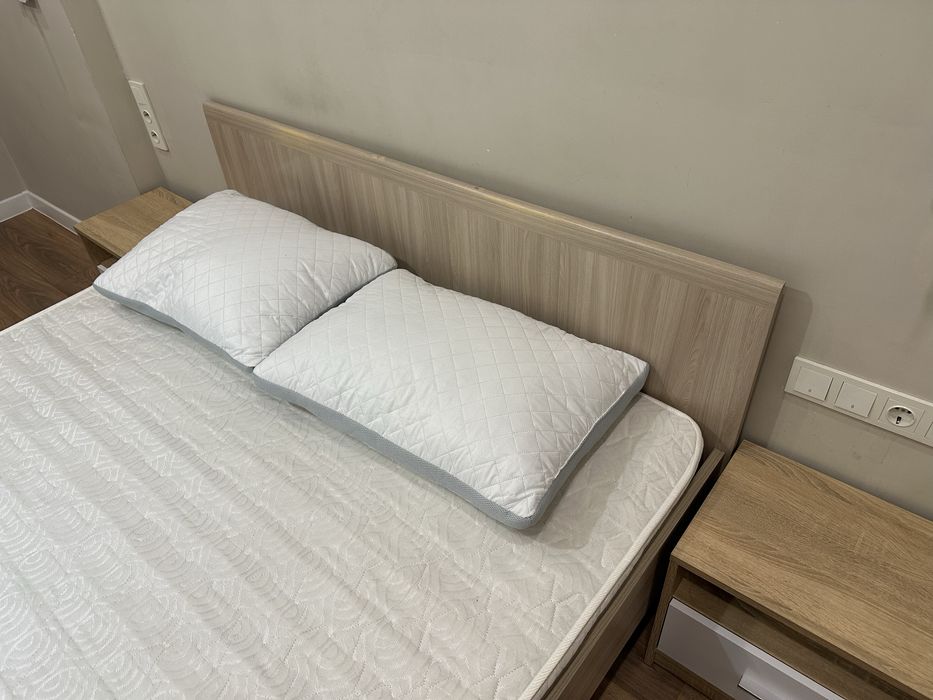 Двуспальная кровать