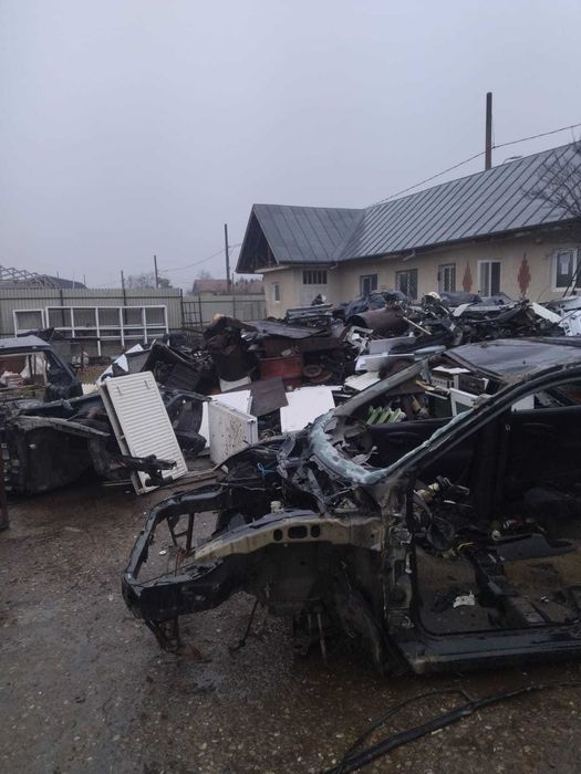 Colectez fier vechi de la domiciliu