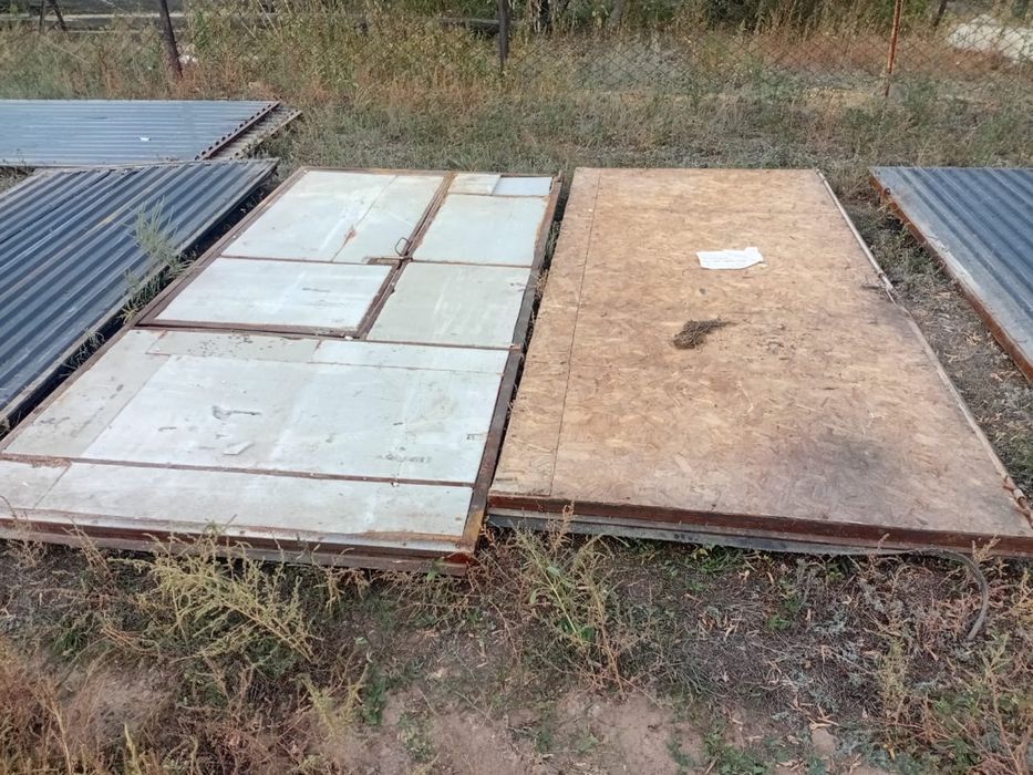 Продам б/у металлические ворота Астана
