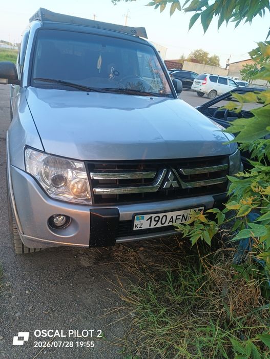Митсубиси Паджеро 4